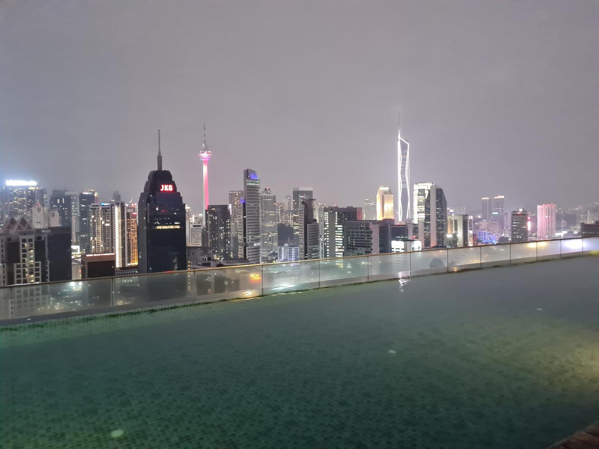 Regalia Skypool 969 Lägenhet Kuala Lumpur Exteriör bild