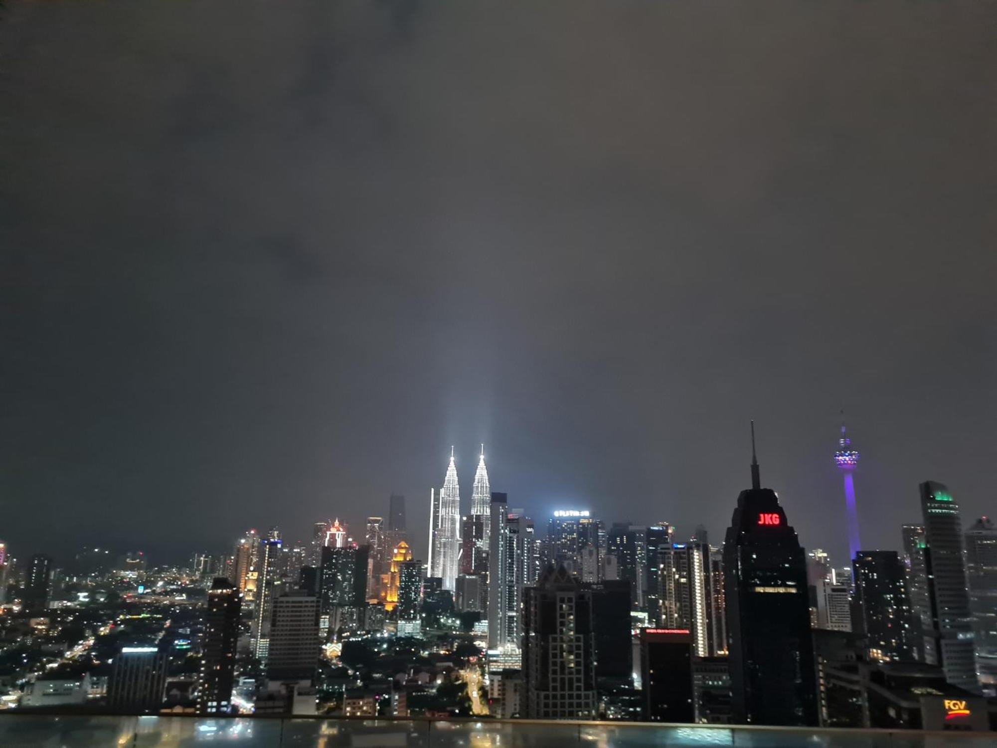 Regalia Skypool 969 Lägenhet Kuala Lumpur Exteriör bild