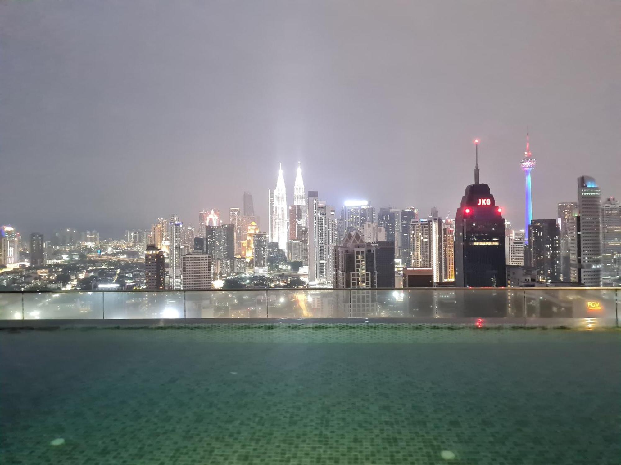 Regalia Skypool 969 Lägenhet Kuala Lumpur Exteriör bild